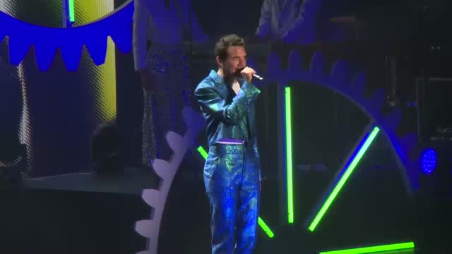 Mika regresa a Cap Roig con “Hyperlove”
