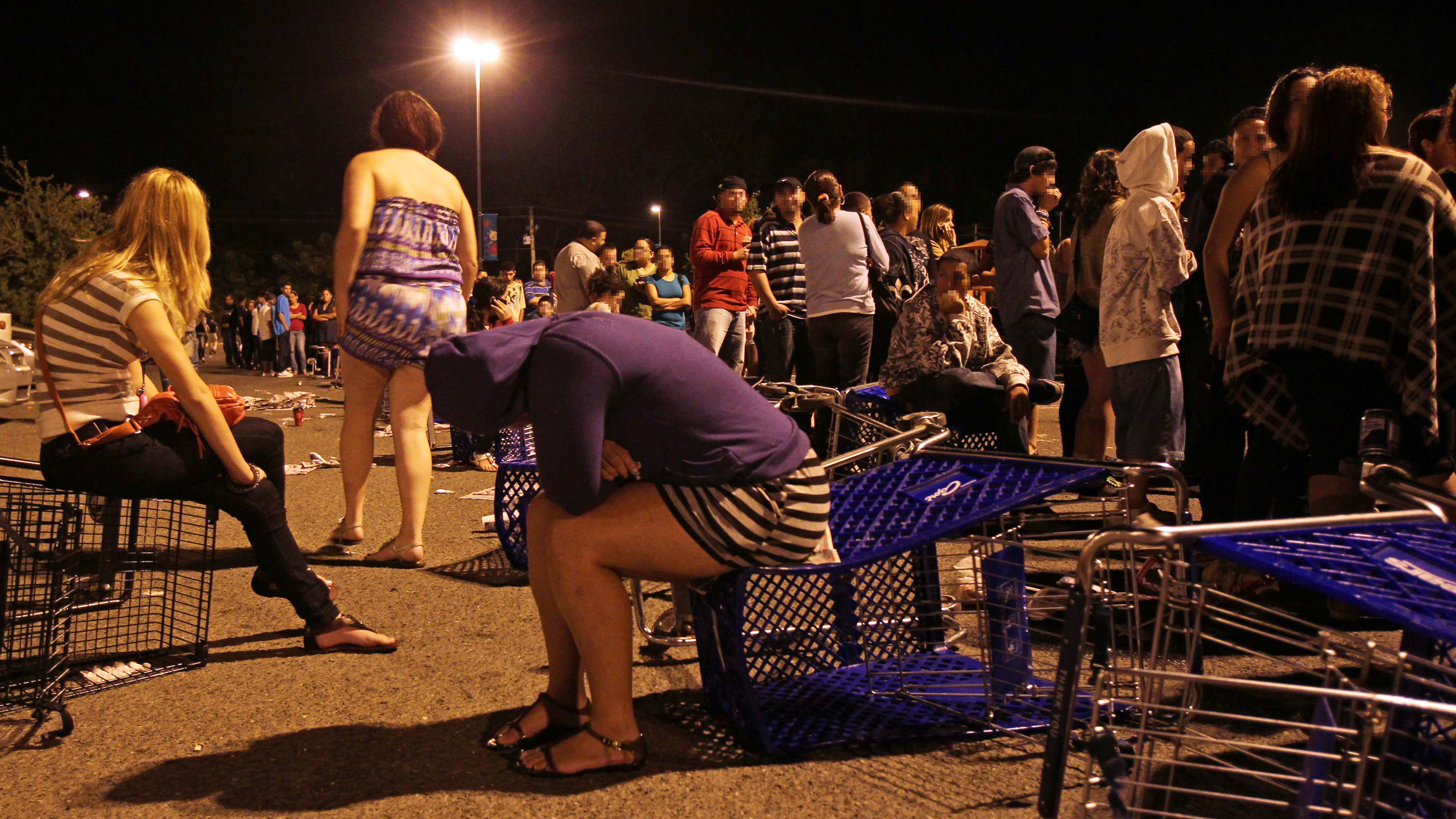 Puerto Rico Filas Las filas y los empujones que marcaron el Black Friday en Puerto Rico ...