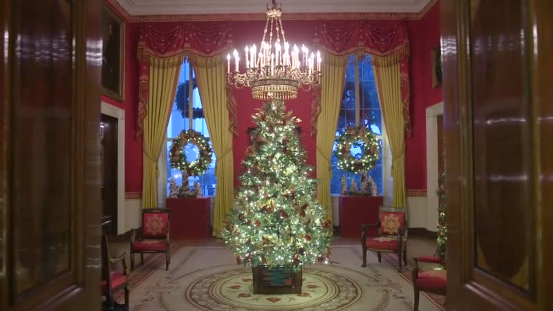 Melania Trump presenta la decoración navideña de la Casa Blanca 