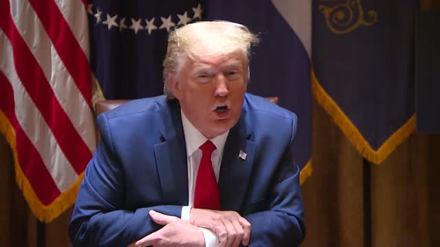 Trump rechaza advertencia de Anthony Fauci