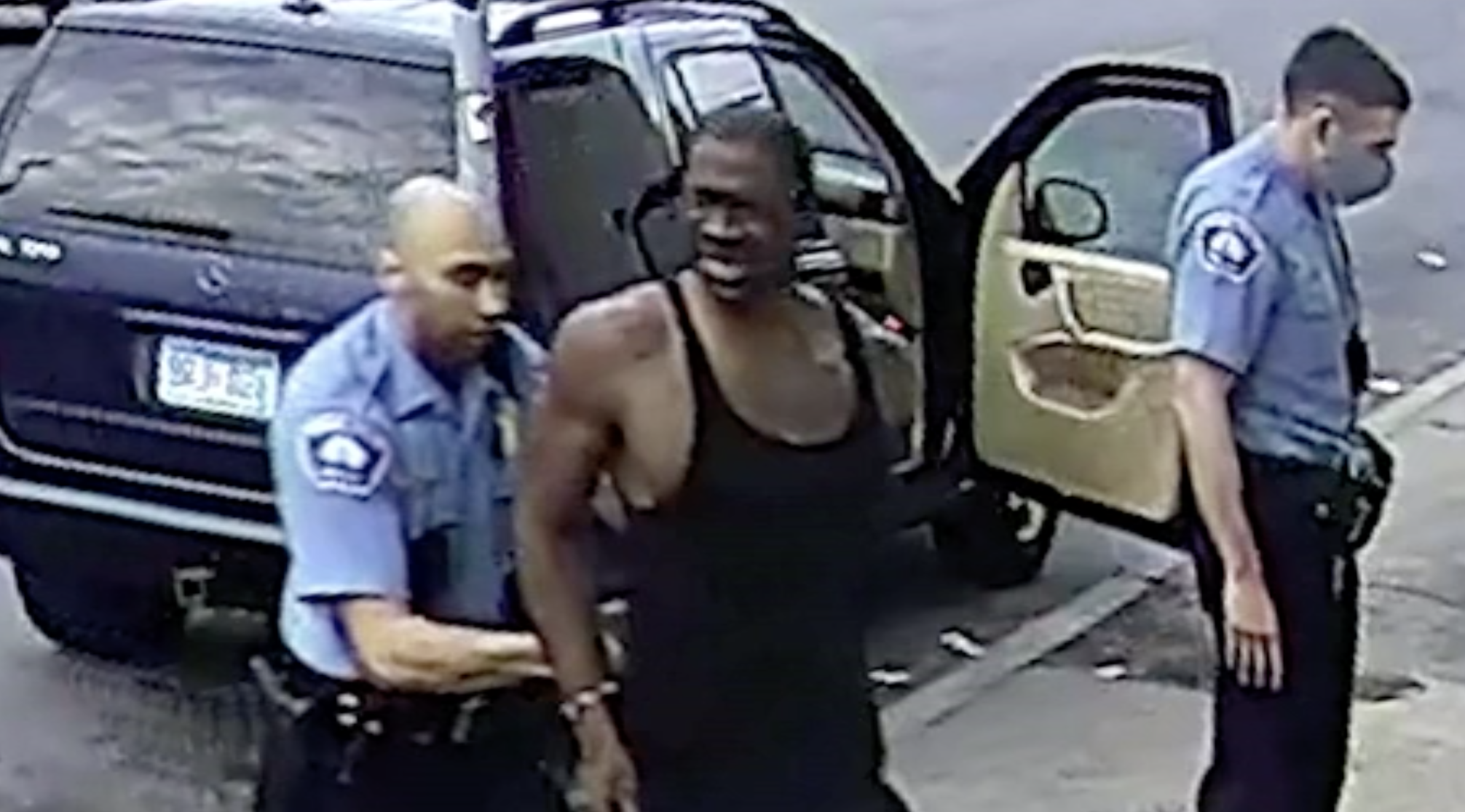 8 minutos y 46 segundos: cómo George Floyd fue asesinado bajo custodia policial