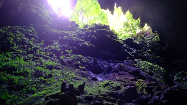Exploramos las Cavernas de Camuy por primera vez desde el huracán María