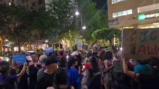 "¡Esencia no va!": personas protestan durante actividad de Jenniffer González en Isla Verde