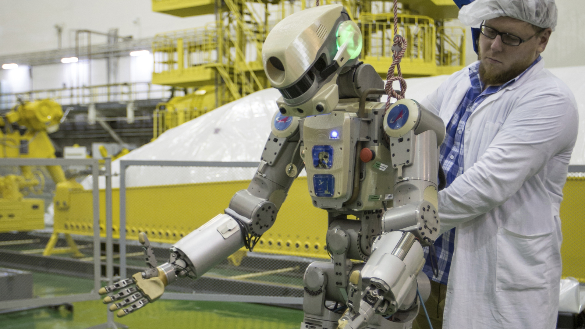 Conoce a Fedor, el primer robot humanoide ruso que va al espacio ...